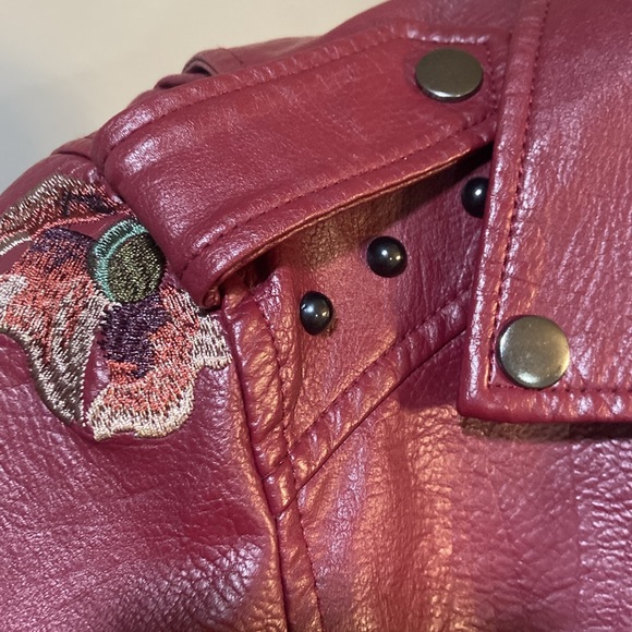Stylish Marion jacket with lots of detail - Picture 7 of 11